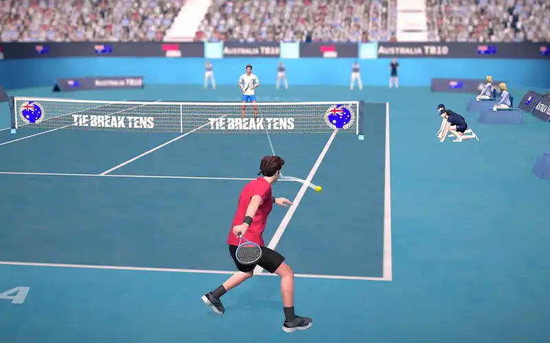 Tennis Arena: jogador de camisola vermelha a preparar a direita num court azul com rede Tie Break Tens